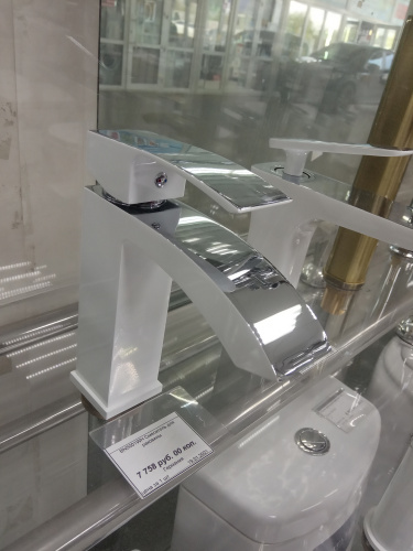 Смеситель для раковины BONNA BN5001 - 1 Белый